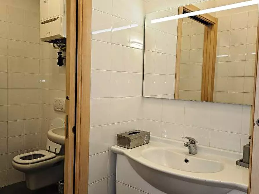 Immagine 28 di Ufficio in affitto  in via Emilia Ovest a Parma