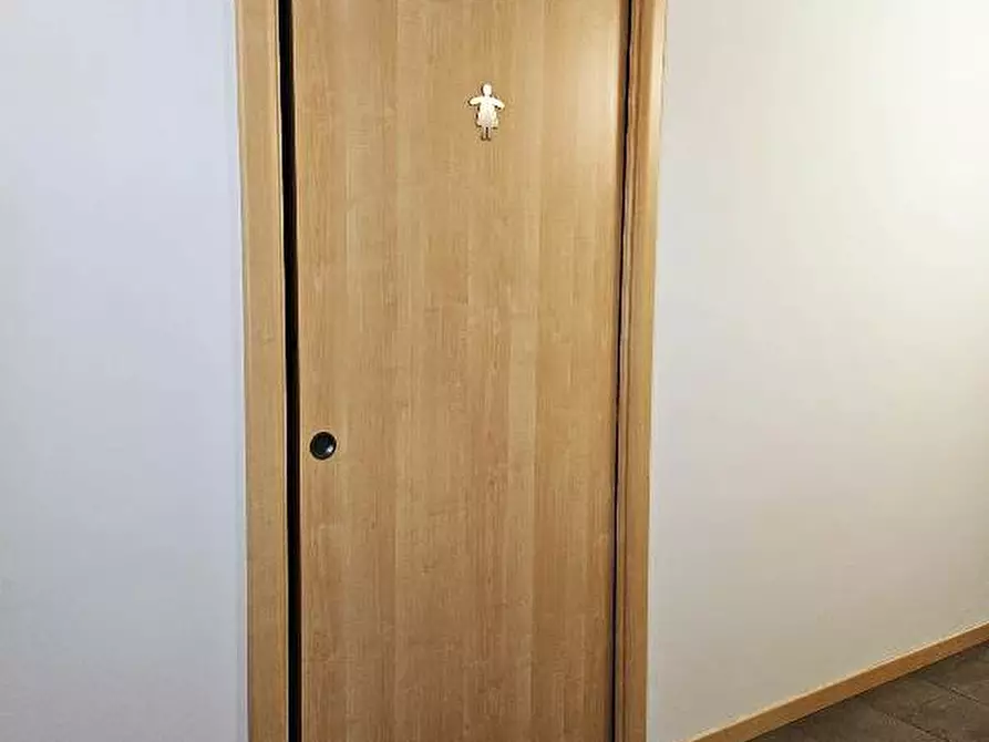 Immagine 29 di Ufficio in affitto  in via Emilia Ovest a Parma