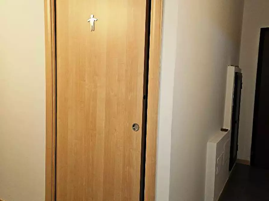 Immagine 30 di Ufficio in affitto  in via Emilia Ovest a Parma