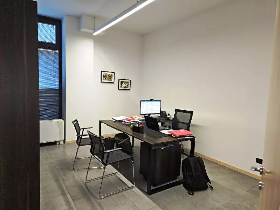 Immagine 36 di Ufficio in affitto  in via Emilia Ovest a Parma