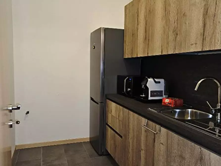 Immagine 44 di Ufficio in affitto  in via Emilia Ovest a Parma