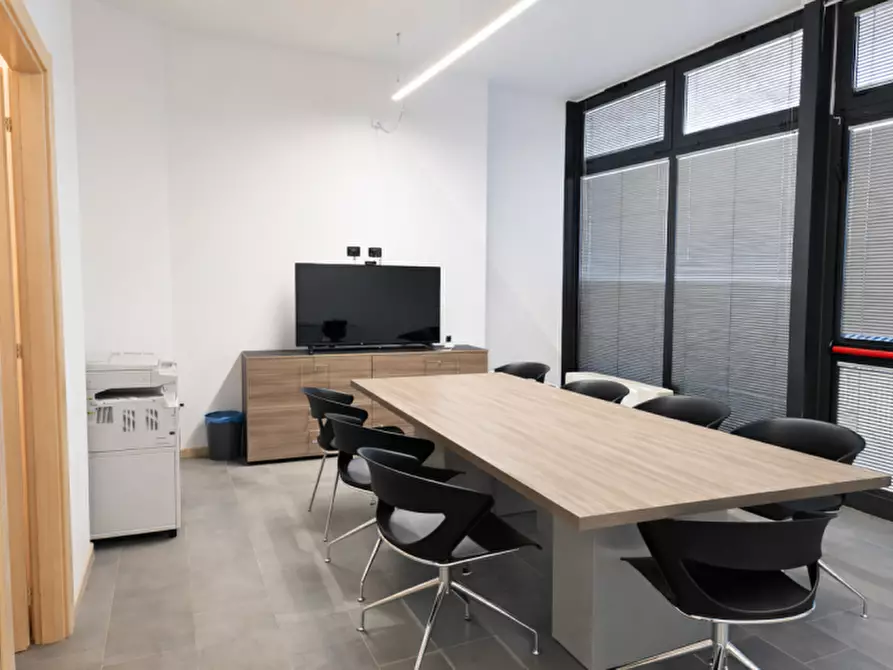 Immagine 10 di Ufficio in affitto  in via Emilia Ovest a Parma