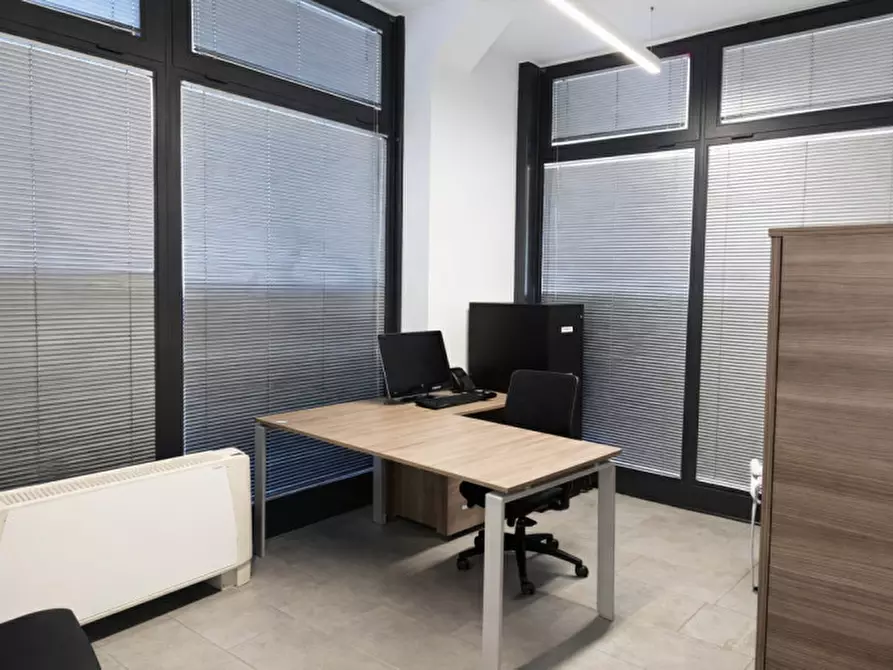 Immagine 21 di Ufficio in affitto  in via Emilia Ovest a Parma