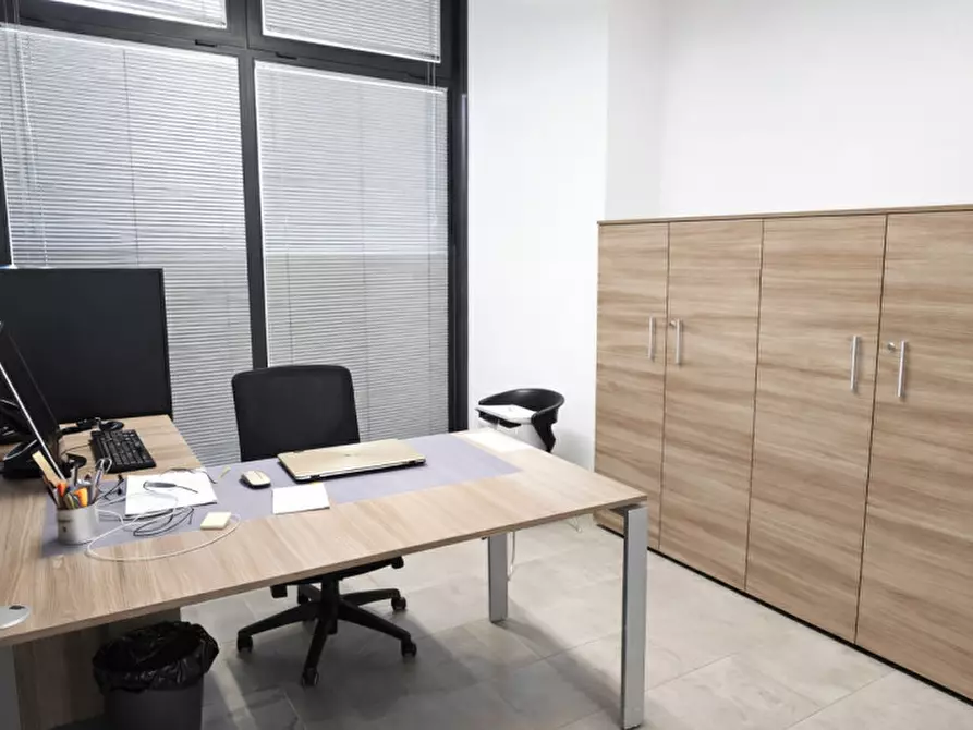 Immagine 22 di Ufficio in affitto  in via Emilia Ovest a Parma