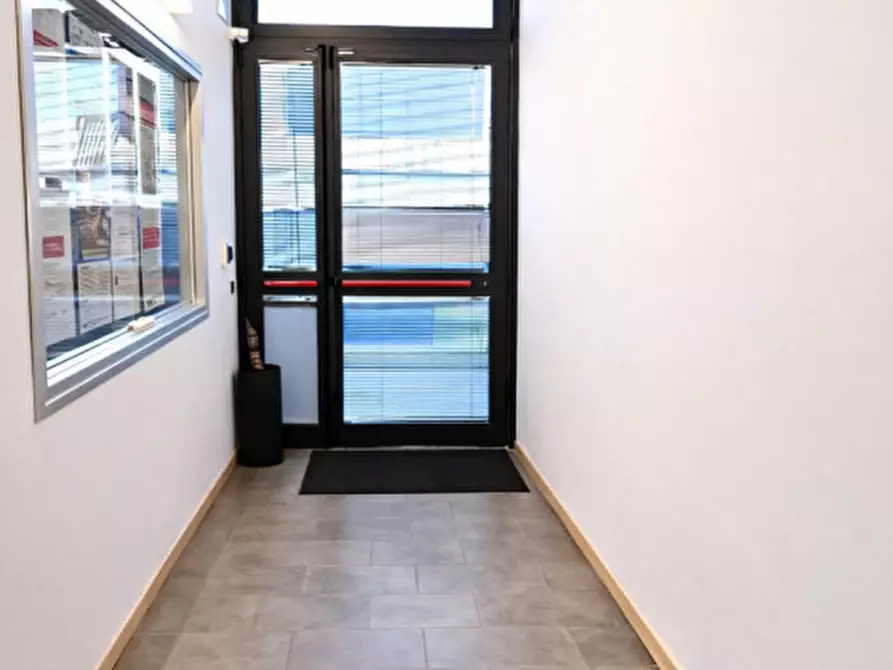 Immagine 23 di Ufficio in affitto  in via Emilia Ovest a Parma