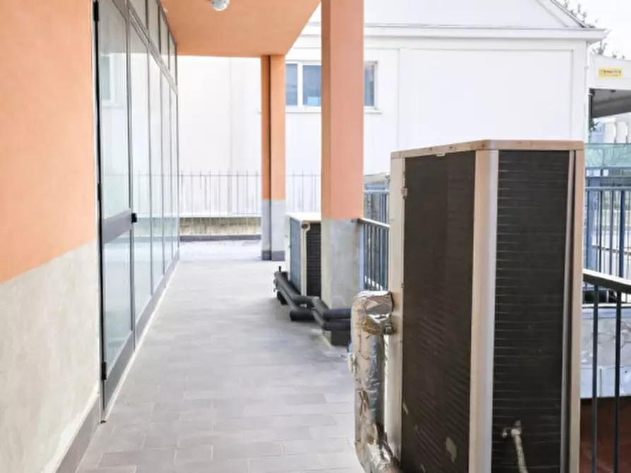 Immagine 25 di Ufficio in affitto  in via Emilia Ovest a Parma