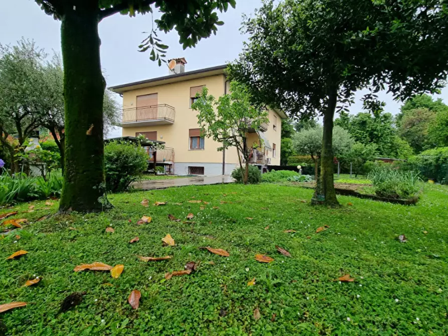 Immagine 1 di Casa bifamiliare in vendita  a Bassano Del Grappa