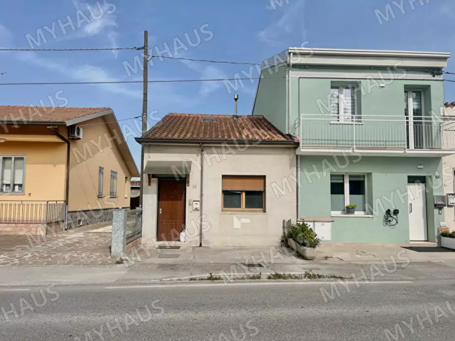 Immagine 1 di Villetta a schiera in vendita  in Via Cesenatico, 272 a Cesenatico