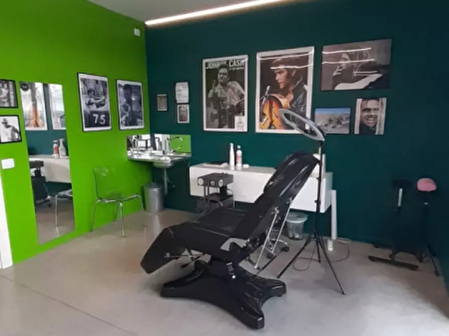 Immagine 12 di Negozio in affitto  in VIA QUARENA a Gavardo