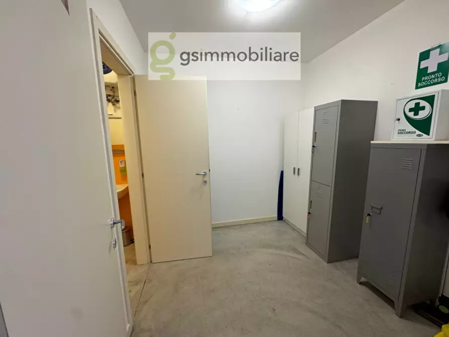 Immagine 10 di Negozio in affitto  in VIA QUARENA a Gavardo