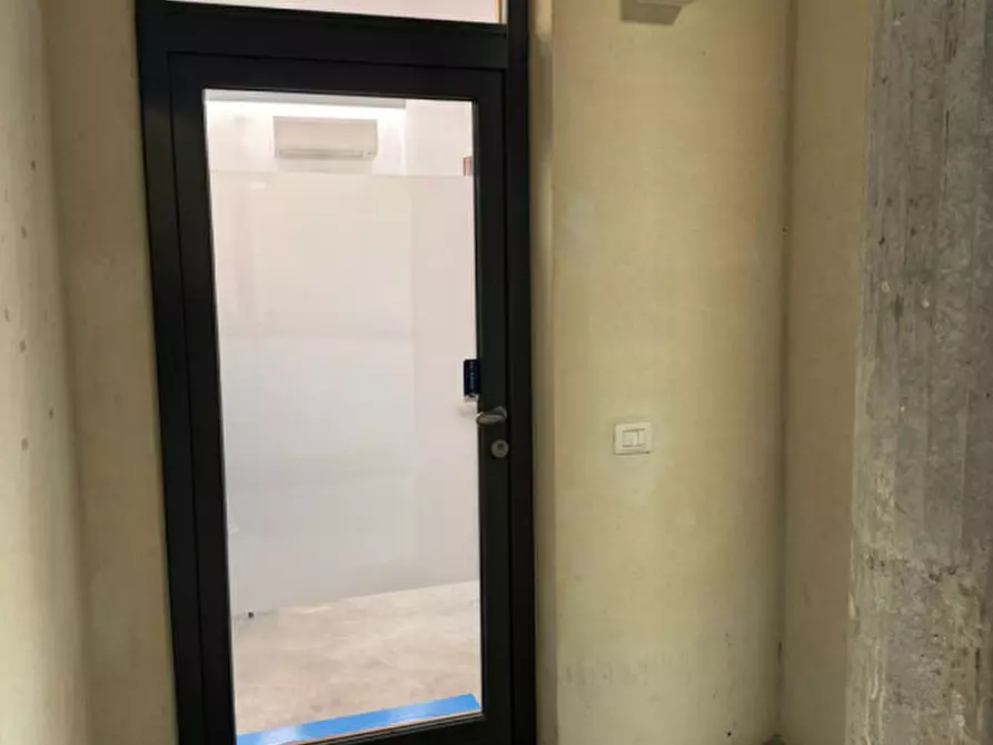 Immagine 16 di Negozio in affitto  in VIA QUARENA a Gavardo