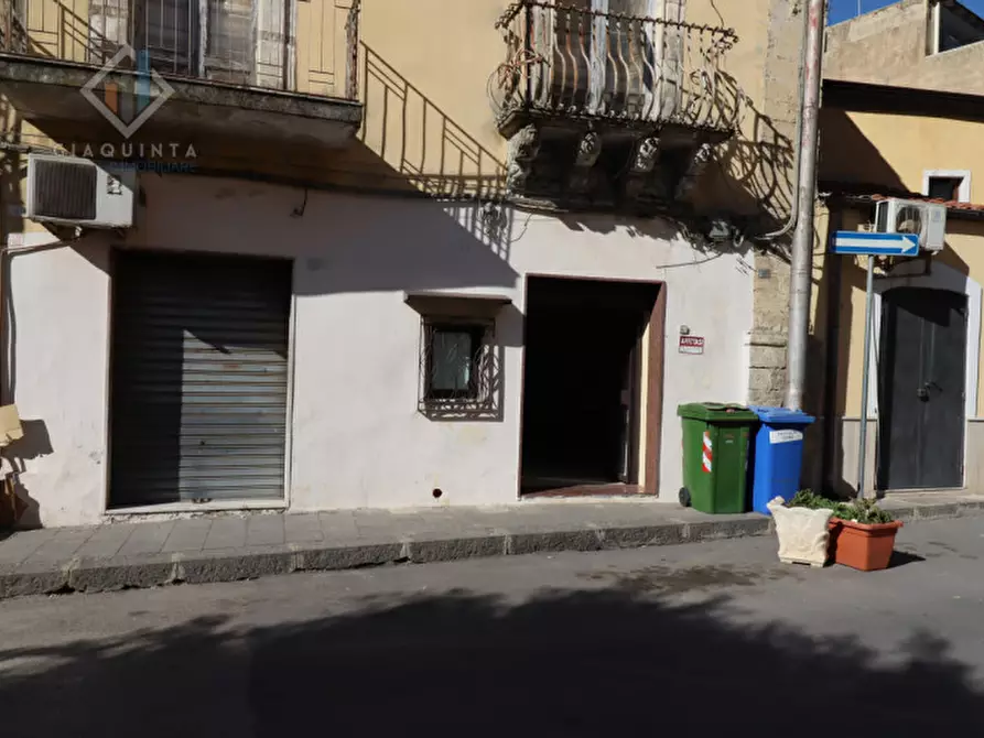 Immagine 1 di Negozio in vendita  in Via Roma n 2 a Palagonia