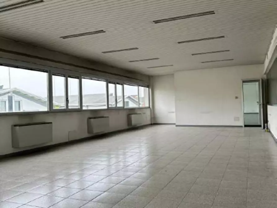 Immagine 2 di Magazzino in vendita  in VIA ABRUZZI a San Giuliano Milanese