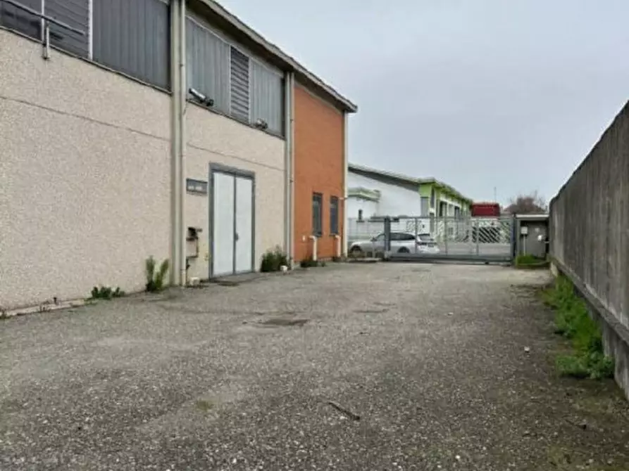 Immagine 5 di Magazzino in vendita  in VIA ABRUZZI a San Giuliano Milanese
