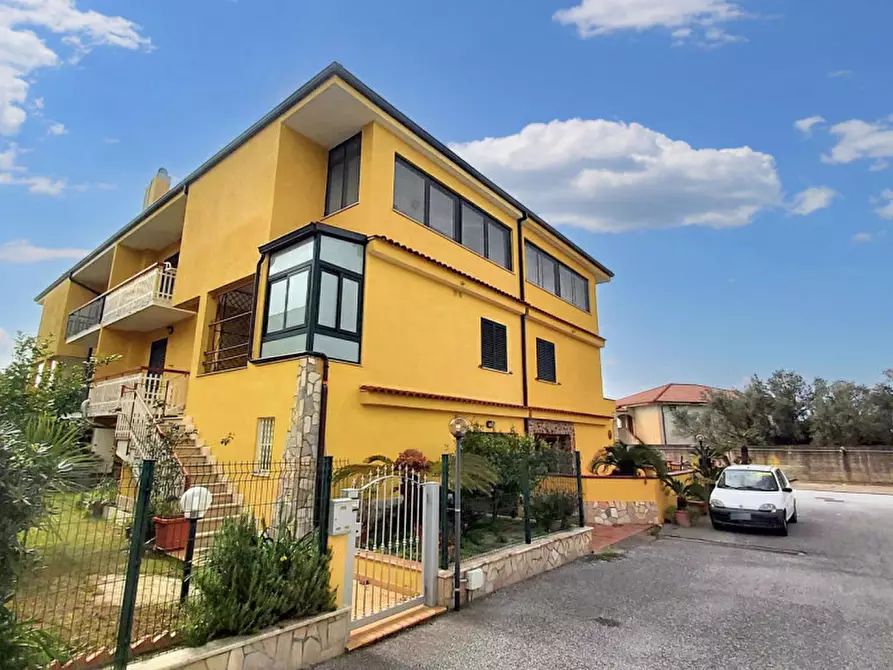 Immagine 1 di Casa bifamiliare in vendita  in Via Africa, N. 40 a Lamezia Terme
