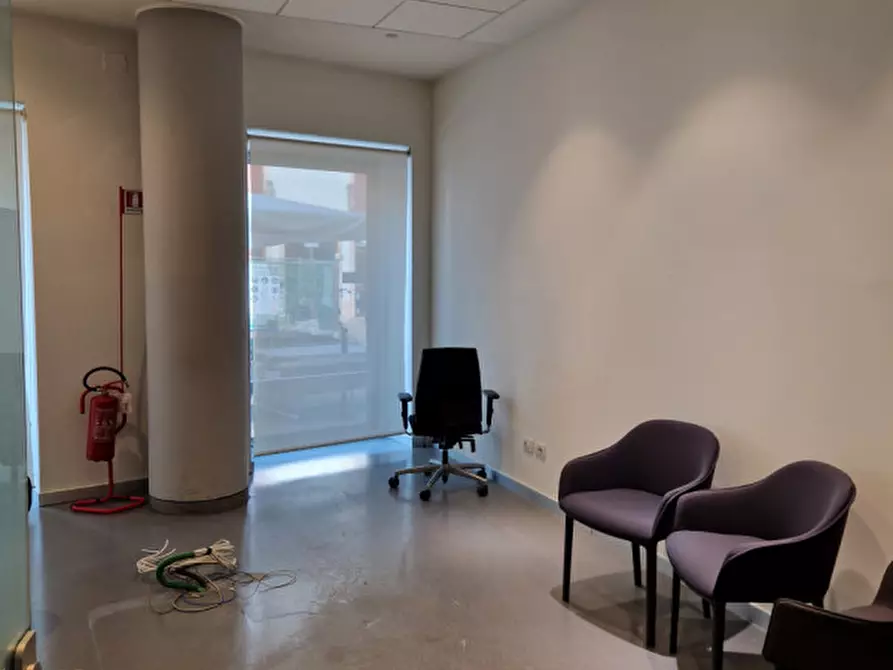 Immagine 8 di Negozio in affitto  in via Roma a Bassano Del Grappa