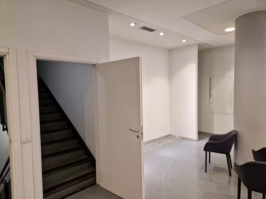 Immagine 13 di Negozio in affitto  in via Roma a Bassano Del Grappa