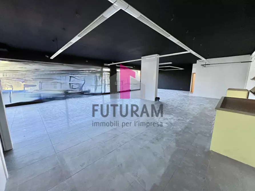 Immagine 3 di Negozio in vendita  a Villaverla