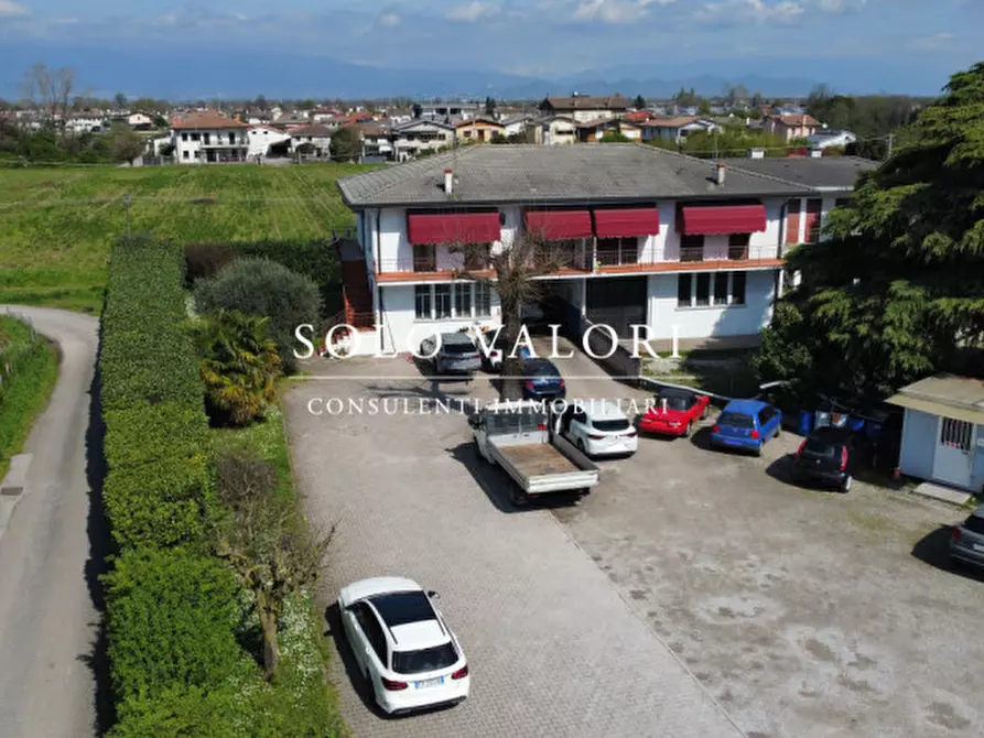 Immagine 2 di Magazzino in vendita  a Castelfranco Veneto