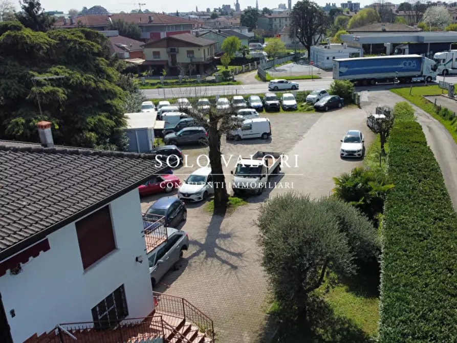 Immagine 5 di Magazzino in vendita  a Castelfranco Veneto