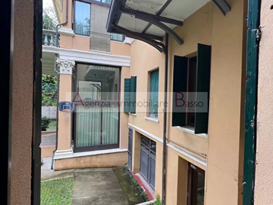 Immagine 24 di Ufficio in affitto  in VIA MORGAGNI a Padova