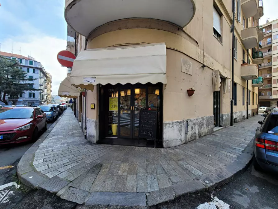 Immagine 5 di Negozio in vendita  in via collodi a Savona