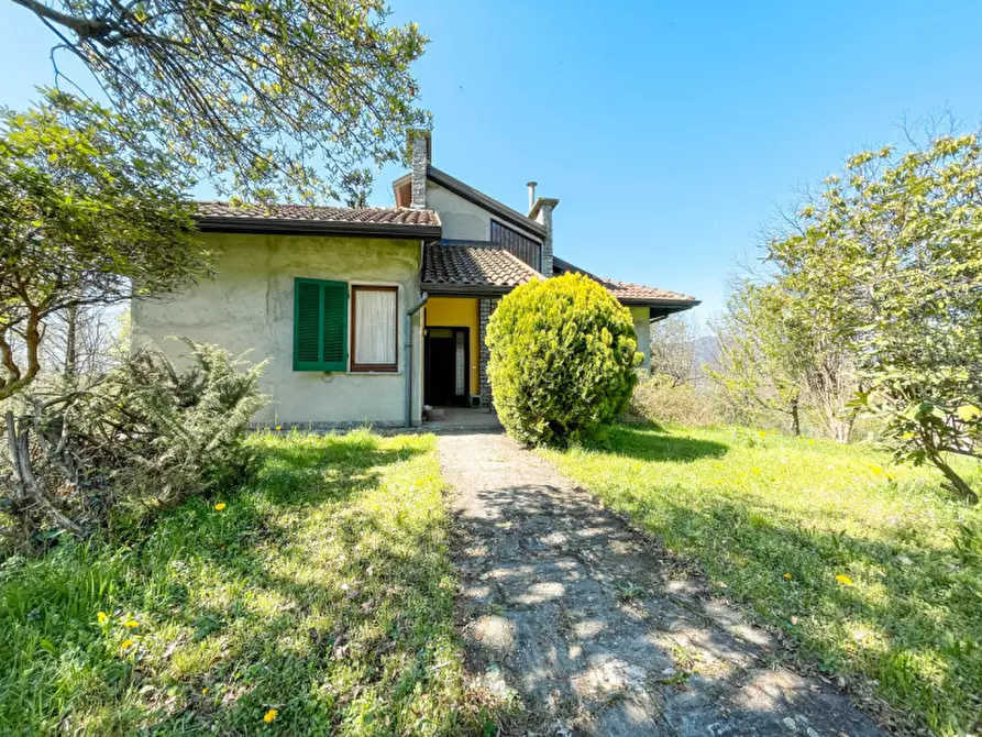 Immagine 1 di Casa indipendente in vendita  a Bolzano Novarese