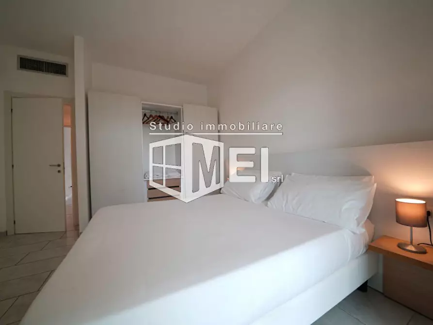 Immagine 11 di Appartamento in vendita  in viale del Tirreno a Pisa