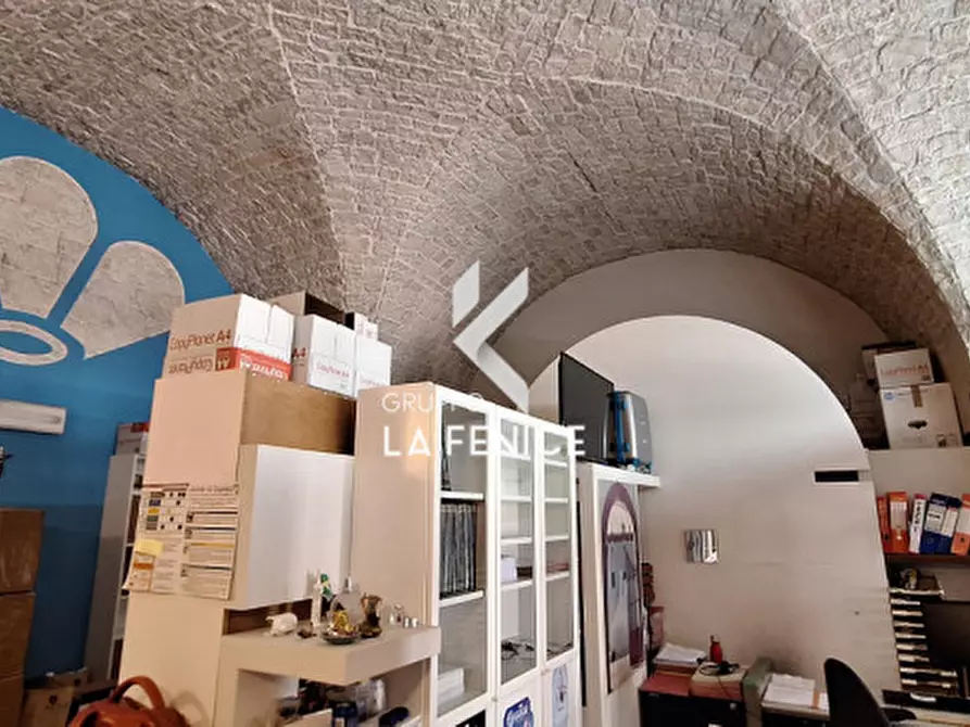 Immagine 14 di Negozio in vendita  in via Alberobello a Locorotondo