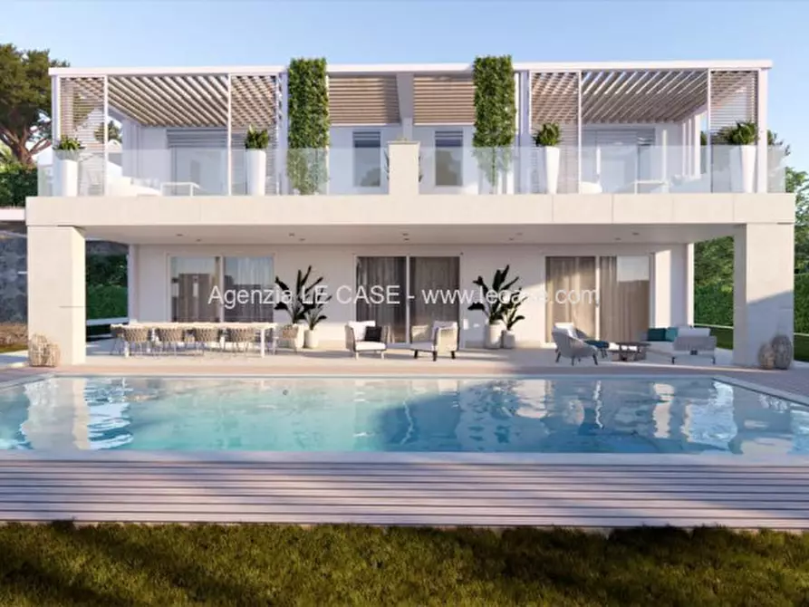 Immagine 2 di Villa in vendita  in via Donati 6 a Forte Dei Marmi