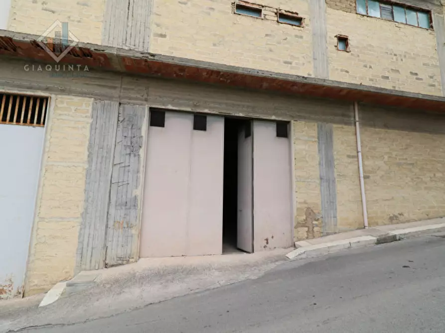 Immagine 1 di Garage in vendita  in Via Boccaccio snc a Palagonia
