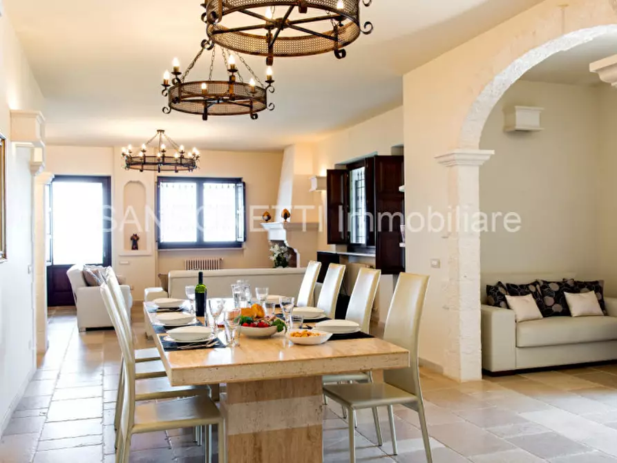 Immagine 17 di Villa in vendita  in OTNY a Fasano