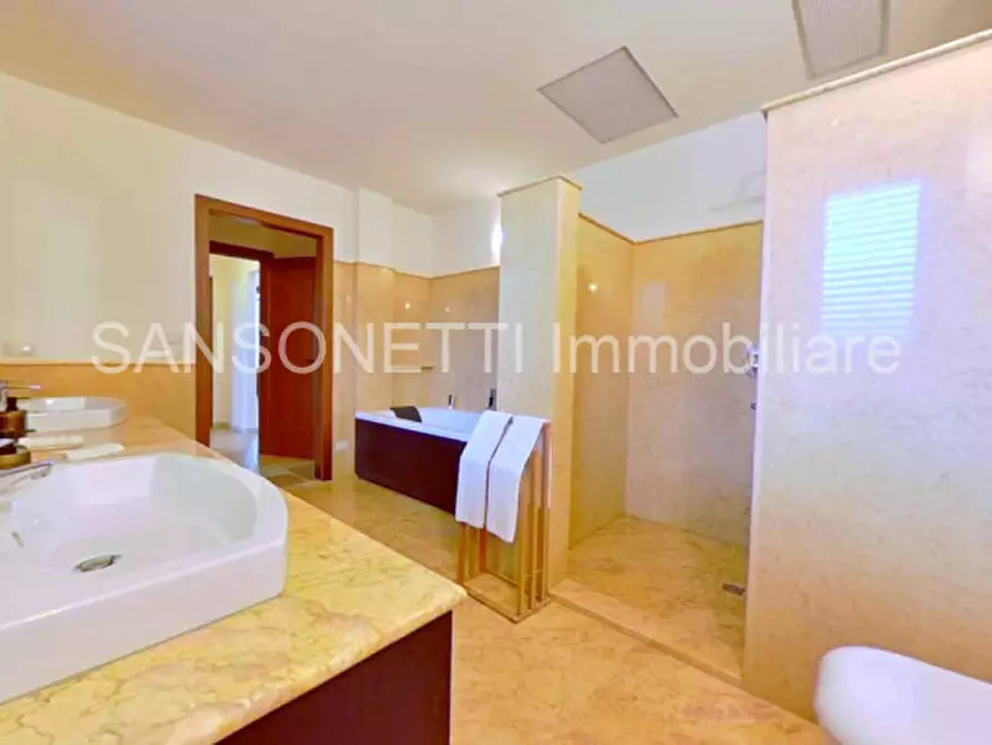 Immagine 37 di Villa in vendita  in OTNY a Fasano