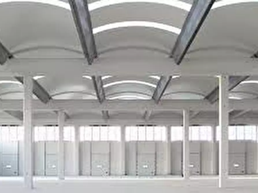 Immagine 2 di Capannone industriale in affitto  a Montecchio Maggiore