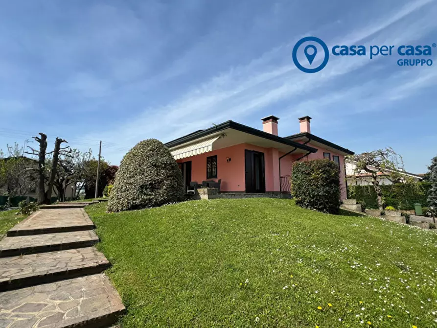 Immagine 1 di Villa in vendita  in Via Alessandro Volta, 5 a Boara Pisani