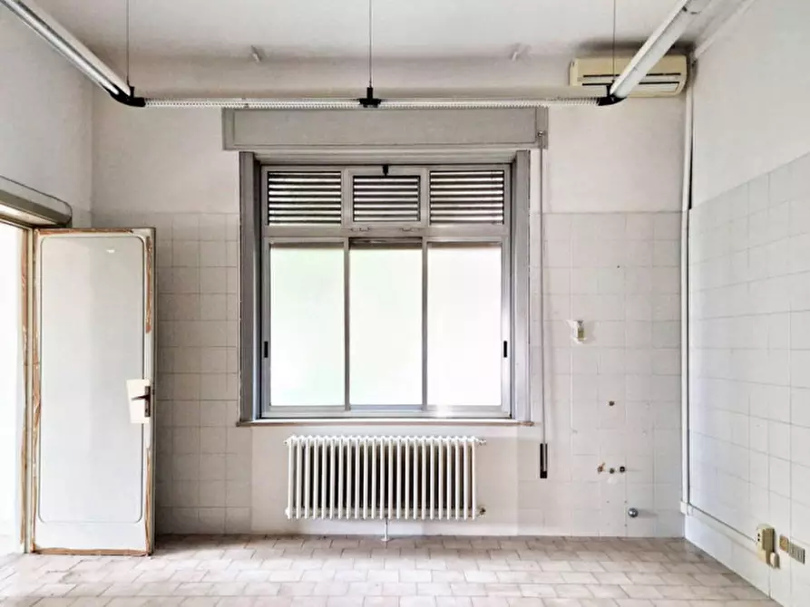 Immagine 12 di Ufficio in vendita  in Viale Trieste, N. 18 a Rovigo