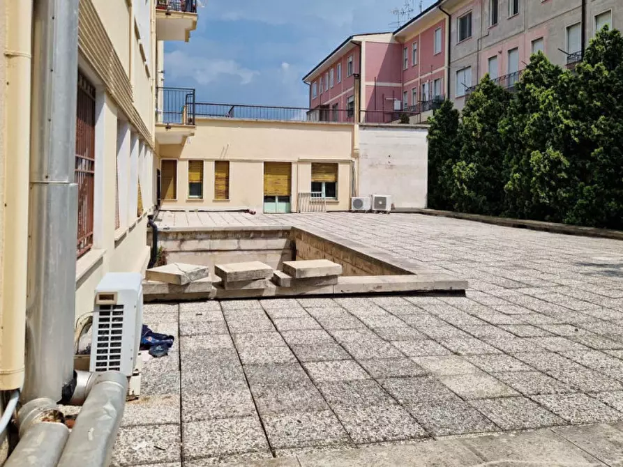 Immagine 25 di Ufficio in vendita  in Viale Trieste, N. 18 a Rovigo