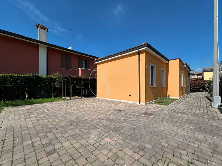 Immagine 35 di Villa in vendita  in Via Torre 59 a Padova