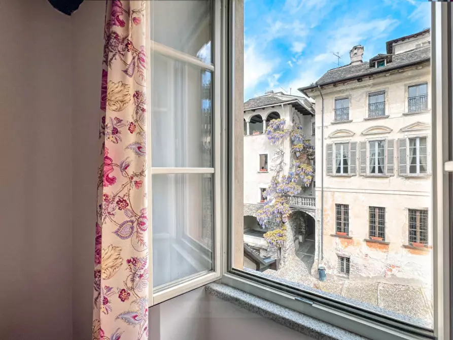 Immagine 2 di Appartamento in vendita  in via Albertoletti a Orta San Giulio