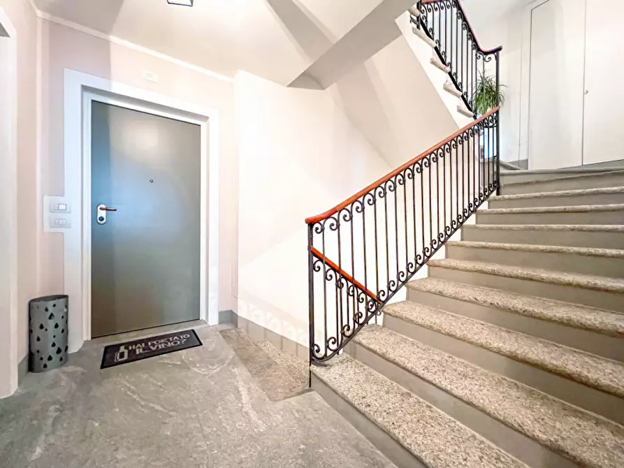 Immagine 24 di Appartamento in vendita  in via Albertoletti a Orta San Giulio