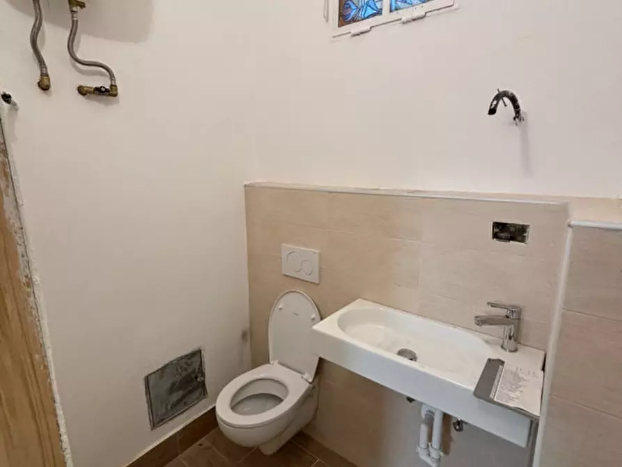 Immagine 4 di Negozio in affitto  in PIAZZA DALMAZIA a Firenze