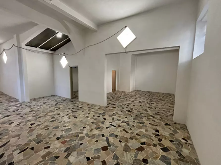 Immagine 7 di Negozio in affitto  in PIAZZA DALMAZIA a Firenze