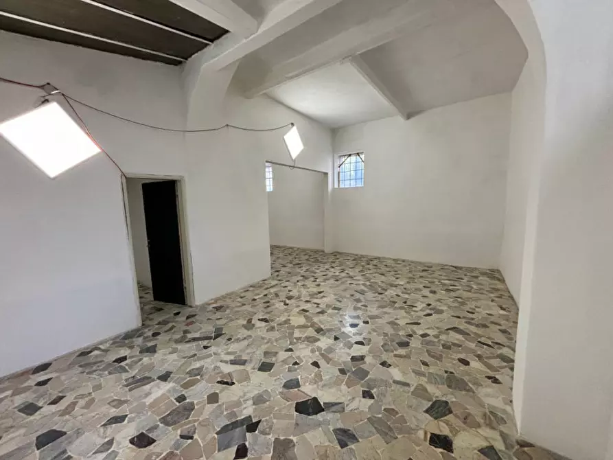 Immagine 8 di Negozio in affitto  in PIAZZA DALMAZIA a Firenze