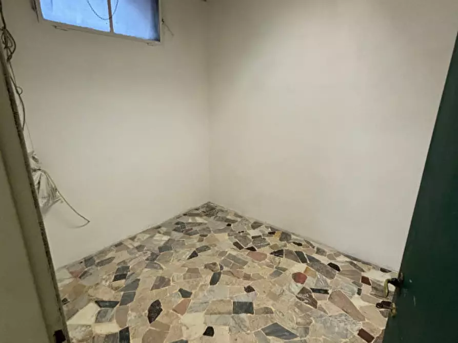 Immagine 10 di Negozio in affitto  in PIAZZA DALMAZIA a Firenze