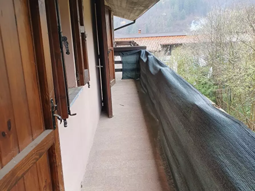 Immagine 12 di Appartamento in vendita  in Via Castiglioni 46 a Collio