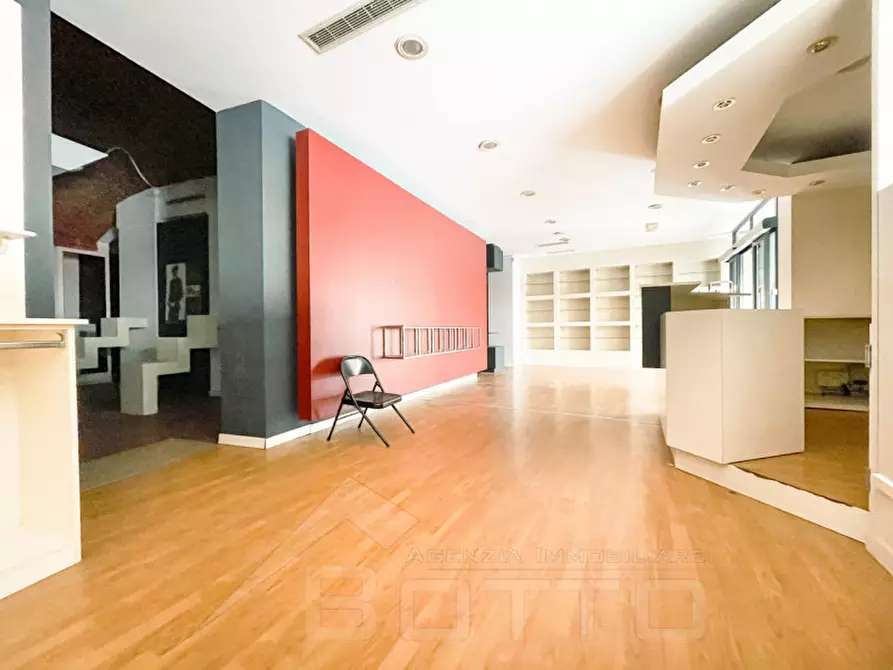 Immagine 1 di Negozio in vendita  in viale don minzoni 14 a Borgomanero