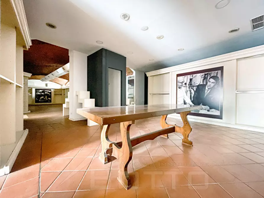 Immagine 4 di Negozio in vendita  in viale don minzoni 14 a Borgomanero