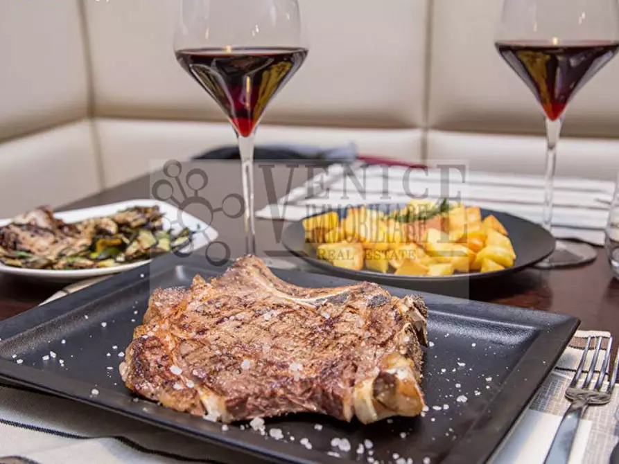 Immagine 15 di Attività commerciale in vendita  a Mira