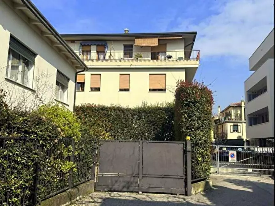 Immagine 1 di Appartamento in vendita  in Via Giovanni Canestrini 55 a Padova
