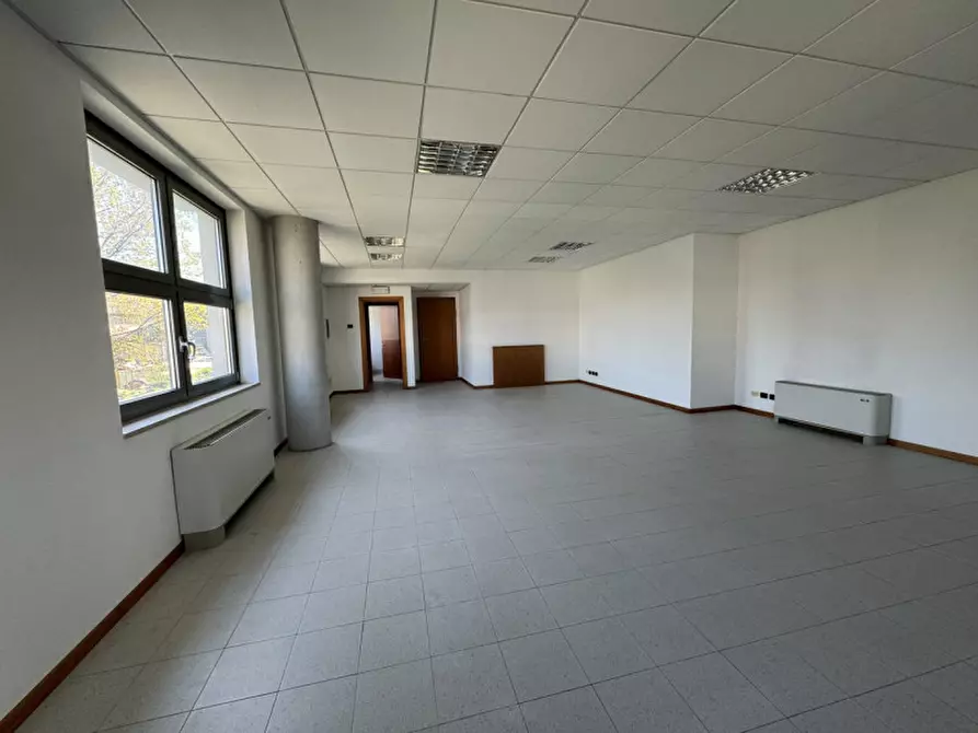 Immagine 1 di Ufficio in affitto  in VIA ZUCCHERIFICIO a Este